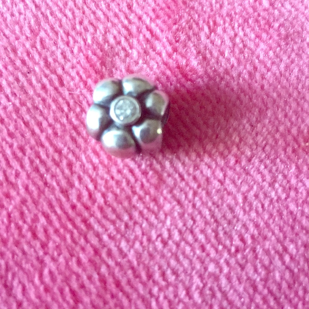 Pandora flower bead with clear stone